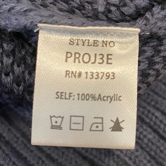 STAR GAZER Printed Sweater - Picture 11 of 16